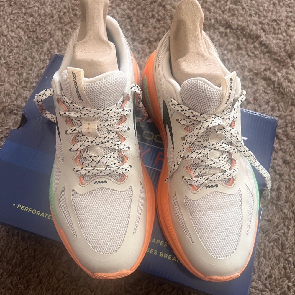 Sleek and sporty style meets signature comfort in Skechers Octus - Ovek.